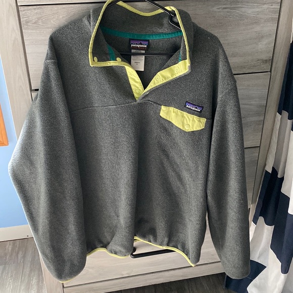Patagonia Sweaters - Patagonia Women’s Sweatshirt Gray and Green